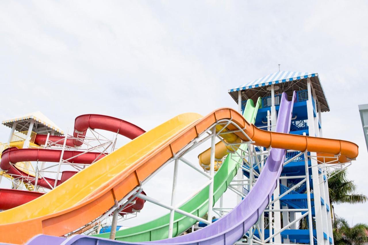 Eon Centennial Resort Hotel & Waterpark Ілоіло Екстер'єр фото